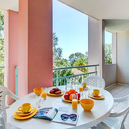 Vacanceole - Les Calanques Du Parc Apartahotel Fréjus