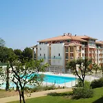 アパートホテル Vacanceole - Les Calanques Du Parc Fréjus