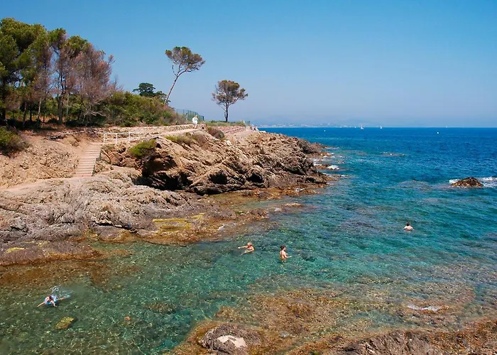 Hotel apartamentowy Vacanceole - Les Calanques Du Parc Fréjus