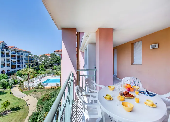 Ξενοδοχείο με διαμερίσματα Vacanceole - Les Calanques Du Parc 3*