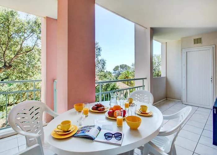 Hotel apartamentowy Vacanceole - Les Calanques Du Parc Fréjus