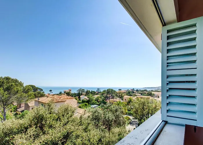 Hotel apartamentowy Vacanceole - Les Calanques Du Parc Fréjus